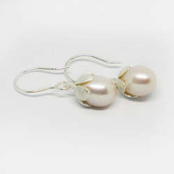 In Ore Classics: Sterling silver textured petal cap cultured pearl drop earring