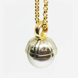 Z Handmade 9ct white and yellow gold, 13mm Tahitian Grey Pearl and multi coloured diamond pendant. (Chain sold separately)