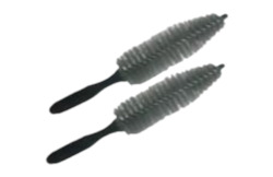 Accessories: POINTED HUB BRUSH