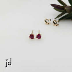 Jewellery manufacturing: Ruby Stud
