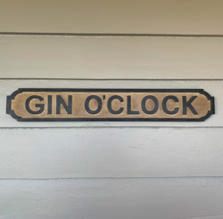 Gin O'clock wooden sign GB9