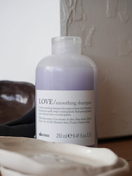 Hairdressing: Essentials LOVE (Smooth) Shampoo 250ml