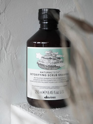 Hairdressing: Naturaltech Detoxifying Scrub Shampoo 250ml