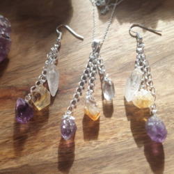 Triple crystals necklace & pair of  earrings