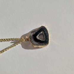 Jewellery: Raven Gold Geode Necklace