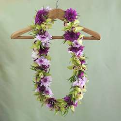 Frontpage: Fresh Flower Lei - Tied