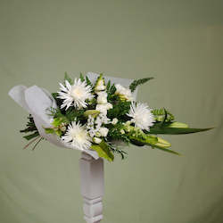 Frontpage: Elegant White Bouquet