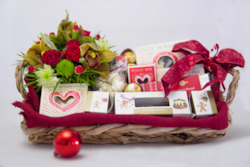 Gifts: Christmas Gift Tray with Flowers
