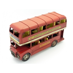 Double decker bus model ornament