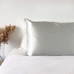 Linen - household: 2 Light Grey Silk Pillowcase - Std