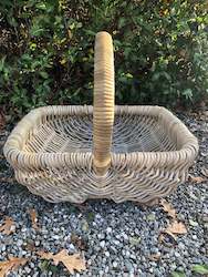 Cane basket with handle