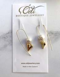 Modern Hearts & Pearls- Earrings in Gold