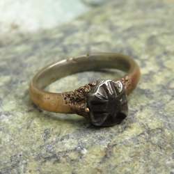 Jewellery: Pioneers Hobnail Ring ~ Size: 6Â½/MÂ½