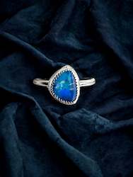 Jewellery: Opal ring - Fleur setting - Freeform