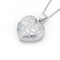 Jewellery: Silver 18mm heart locket