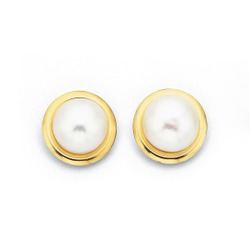Jewellery: 9ct freshwater pearl studs