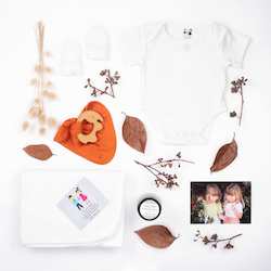 Clothing: Baby Shower Gift Box: Gender Neutral â Premium