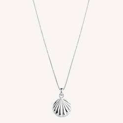 Jewellery: Seashell Pendant Necklace