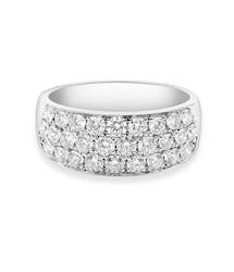 Jewellery: Stunning Diamond Ring