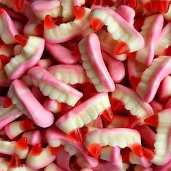 Confectionery: Red Fangs