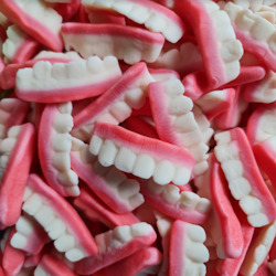 Confectionery: Gummy Teeth