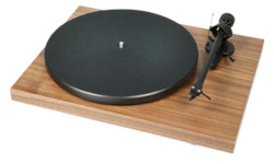 Pro-Ject Audio Debut RecordMaster Turntable with Ortofon OM 10 Cartridge