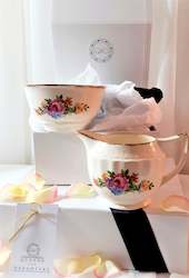 Gift: Swinnertone Staffordshire England - Matching Creamer & Sugar Bowl