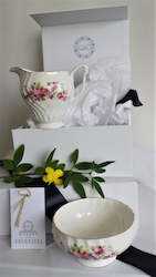 Gift: Queen Anne Matching Creamer & Sugar Bowl