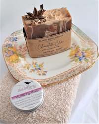 Gift: Sutherland Dish with Chocolate Chai Artisan Soap