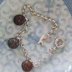 Charm Bracelet with 3 large kinas