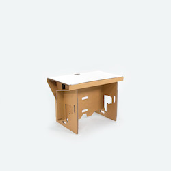 Sitting desk </br> with waterproof top