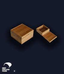 Wood: Square Rimu Box Medium