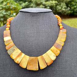 Jewellery: Matte butterscotch amber collar necklace