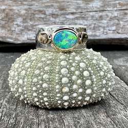 Australian crystal Opal Amore ring