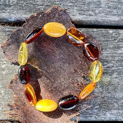 Jewellery: Baltic Amber flat ovalâs bracelet
