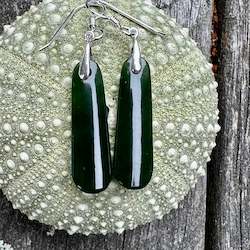 Jewellery: Small dark kawa kawa New Zealand greenstone earrings