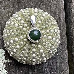 Jewellery: Sterling silver pounamu pendant