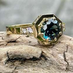 Jewellery: 2.03ct Australian sapphire and diamond ring