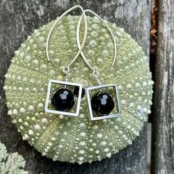 Jewellery: Black onyx earrings