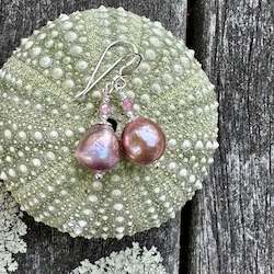 Jewellery: Pink baroque pearl earrings