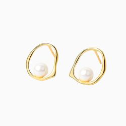 Merida Shell and Pearl Earrings in s925 with gold plating