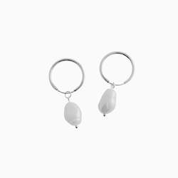 Jacqui Pearl Pendant Earrings in s925 with rhodium plating