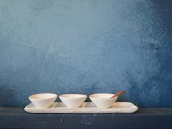 White speckled long tray and ramekin ripped rim with wooden spoon set