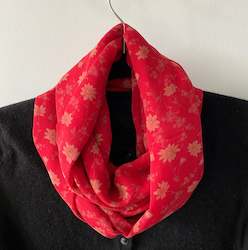 Silk Scarves: Silk Scarf - Red with daisies