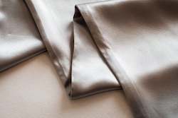 Household linen wholesaling: Silk Pillow Case - Grey - 19 momme