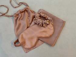 Household linen wholesaling: Silk Gift Set - Blush