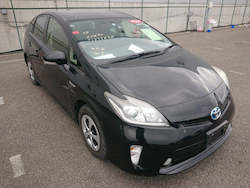 Car dealer - new and/or used: Toyota Prius - 2013