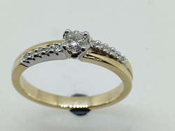 9CT 11 Stone Diamond Ring L19079D