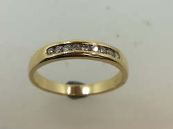 Jewellery: 18ct Diamond Ring SKE328 18CT Y