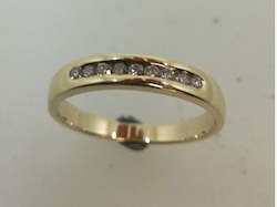 Jewellery: 9ct Diamond Ring SKE328 9CT Y